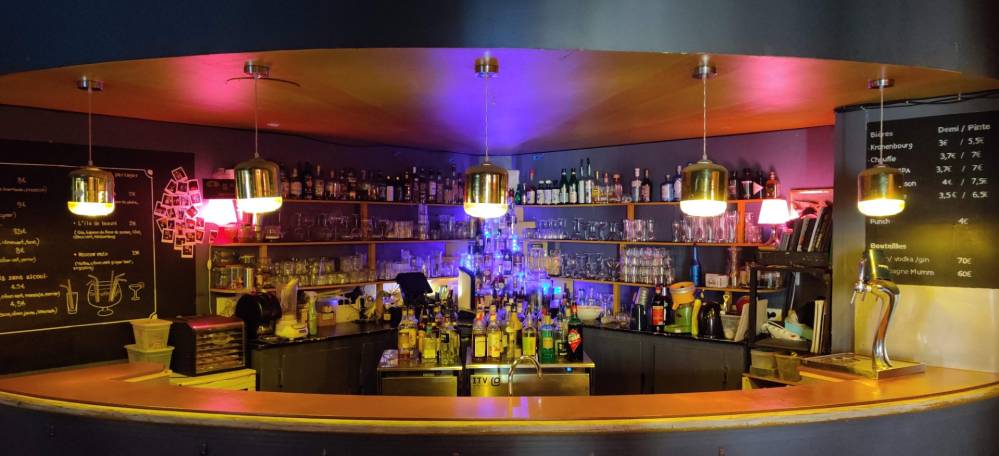 bar